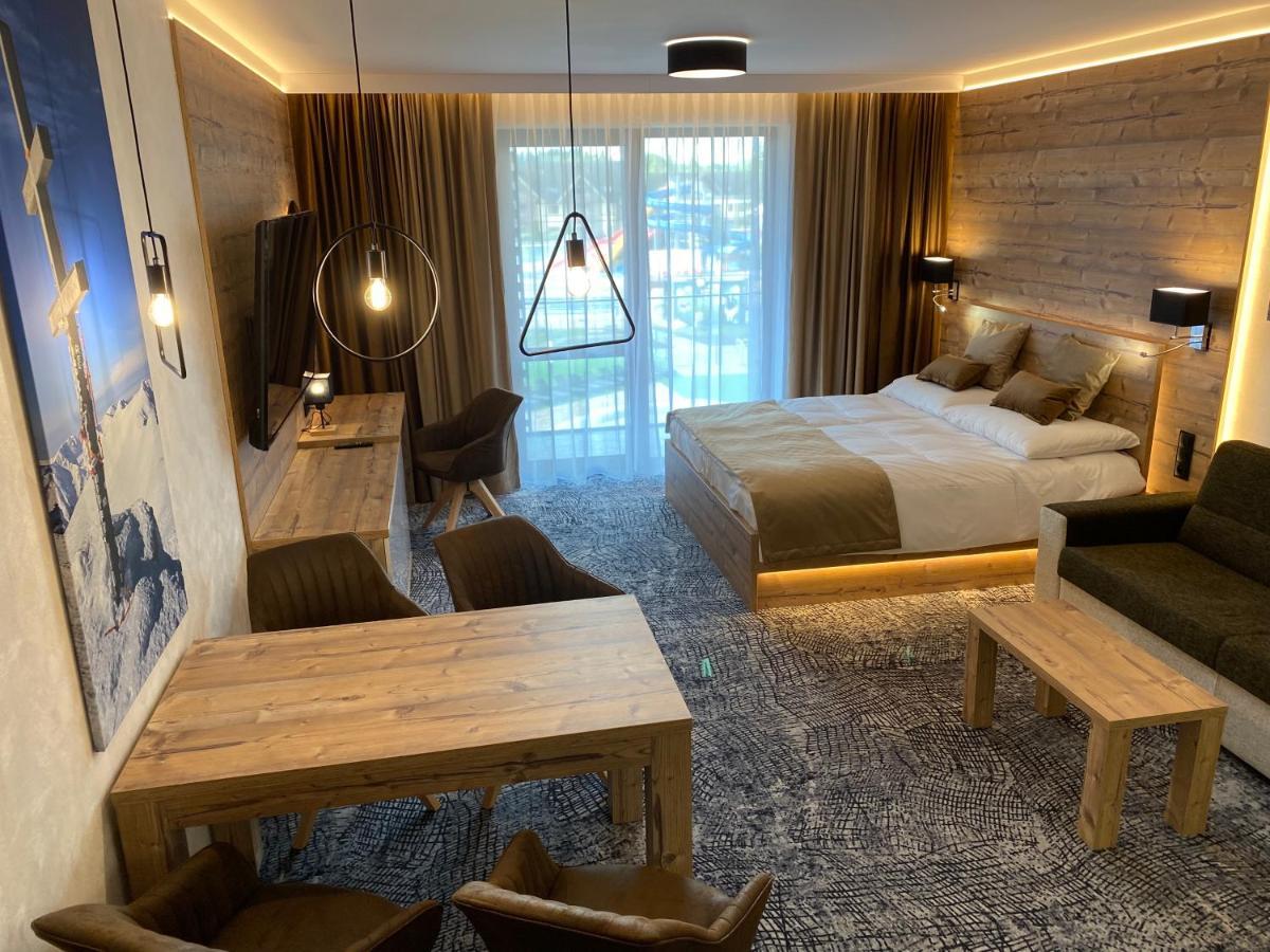 Luxusne Studia V Hoteli Akvamarin Bešeňová Buitenkant foto