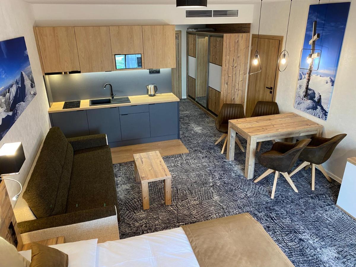 Luxusne Studia V Hoteli Akvamarin Bešeňová Buitenkant foto